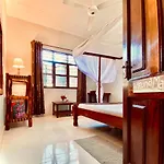 Villa Orchid Beach Guest House